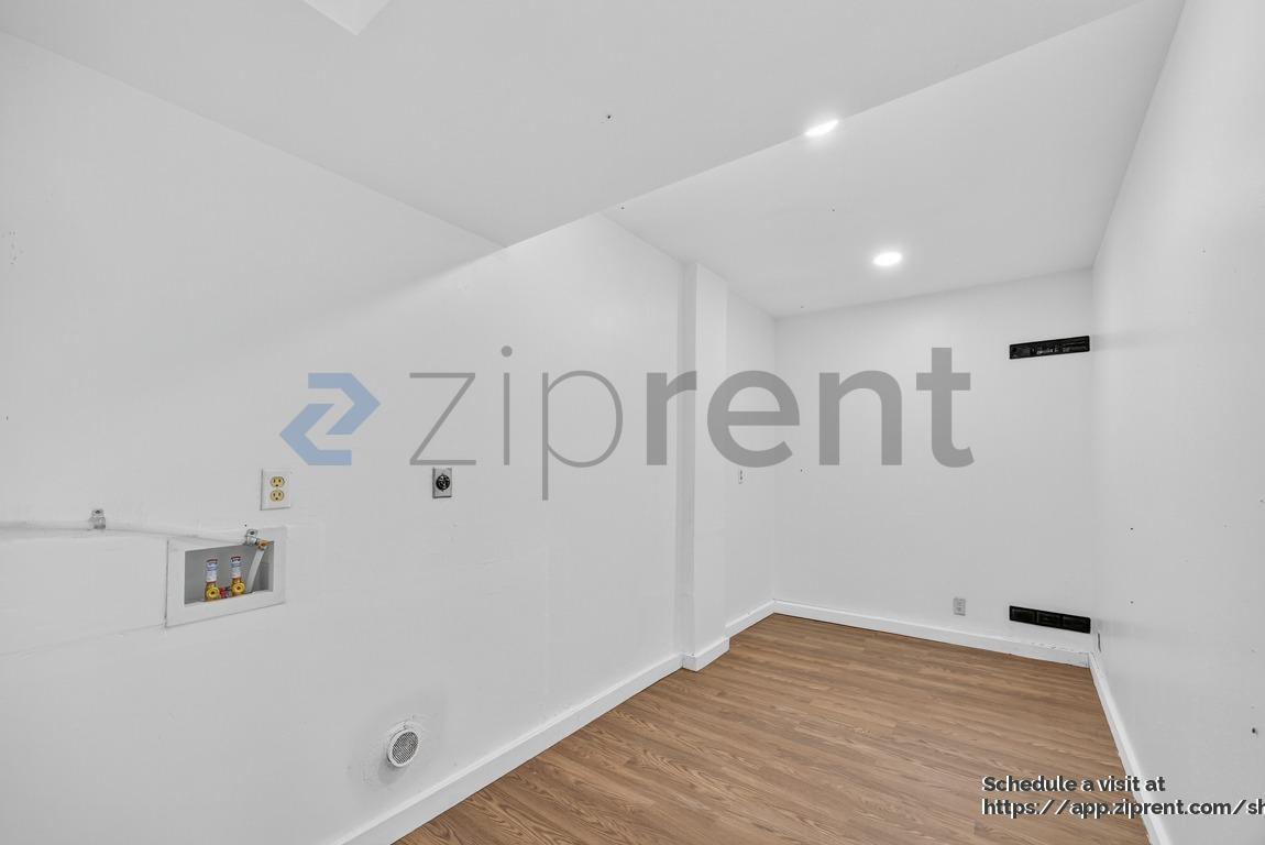 Building Photo - 1218 Billings Dr