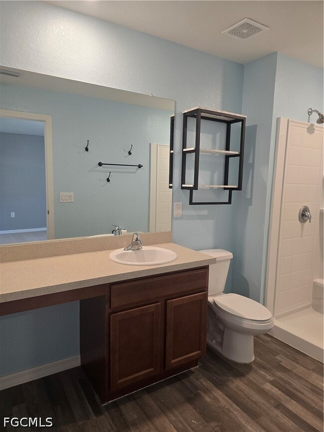 Building Photo - 2122 NE 13th Pl