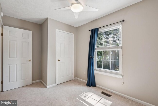Building Photo - 5413 Tree Line Dr