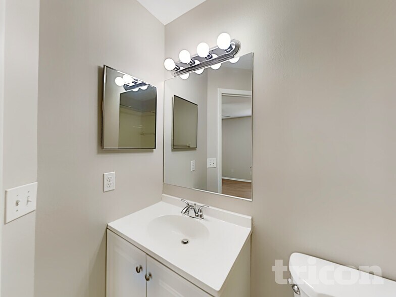 Building Photo - 1253 Ashworth Dr