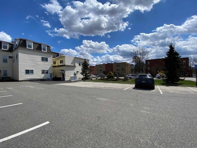 Building Photo - 4 Martin St