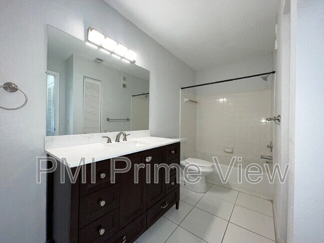 Building Photo - 3410 Pinewalk Dr N