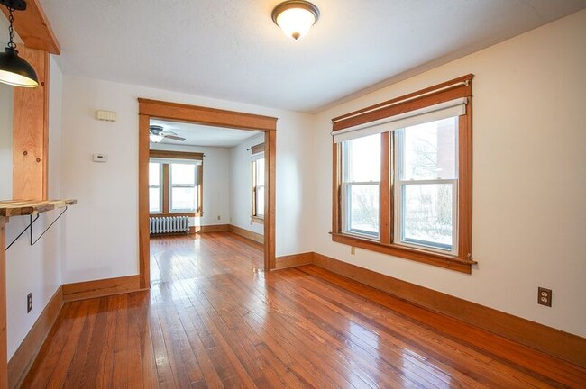 Building Photo - 42 Montgomery St