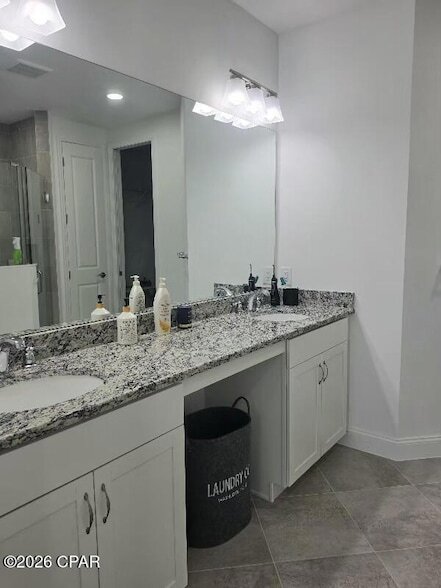 Building Photo - 8615 Sand dollar Dr