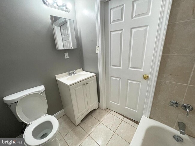 Building Photo - 1934 W Ontario St