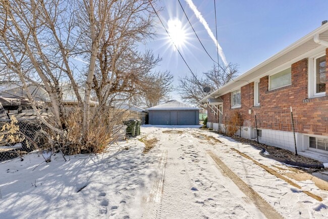 Building Photo - Charming 3 Bedroom Bungalow in West Valley