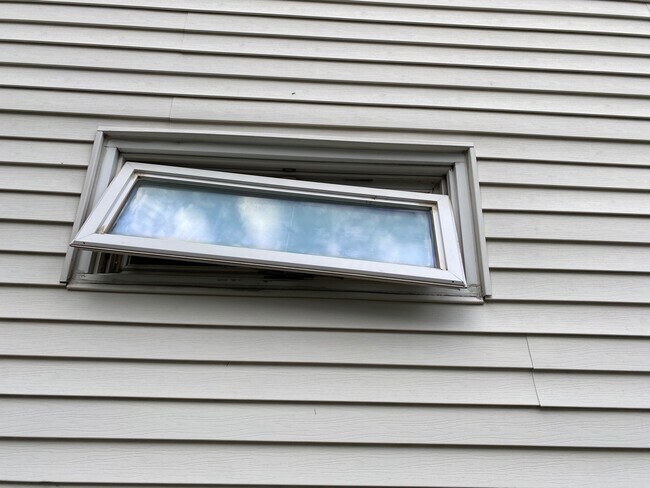 Building Photo - 43-45 Hall Avenue - 45