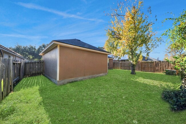 Building Photo - 1903 Ryansbrook Ln