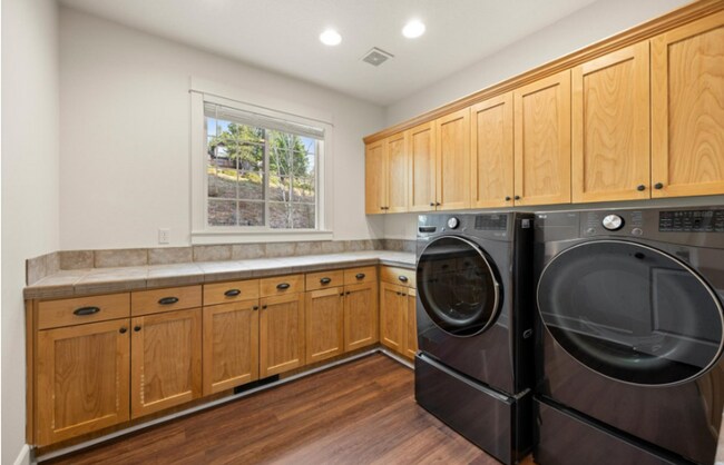 Building Photo - Spacious Happy Valley 4 Bedroom + Office Home with Valley Views, 3-Car Garage & Entertainer’s Bac...