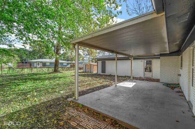 Building Photo - 1606 Joy Dr