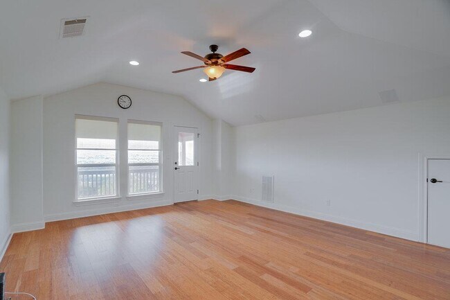 Building Photo - 19616 Summit Glory Trl