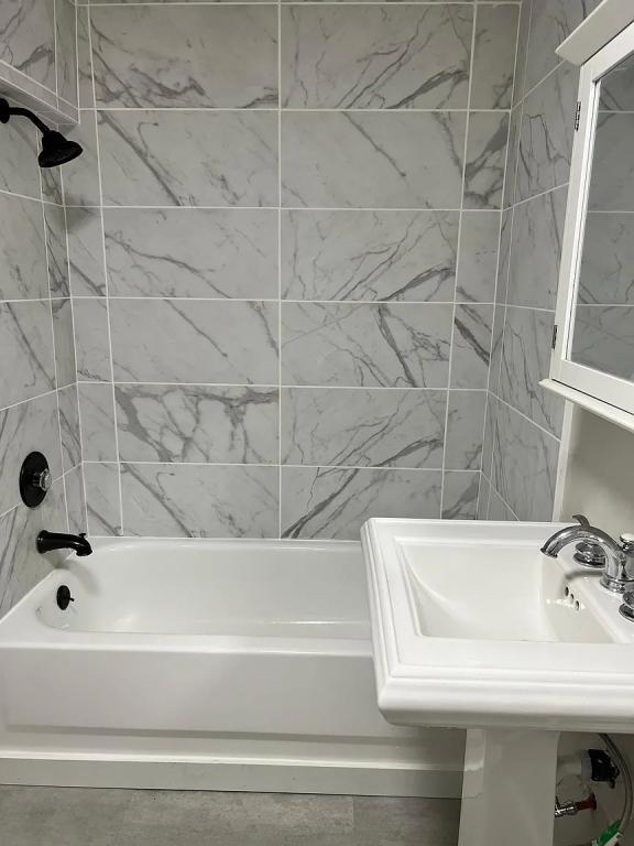 Building Photo - 227 E Ermina Ave, unit 1