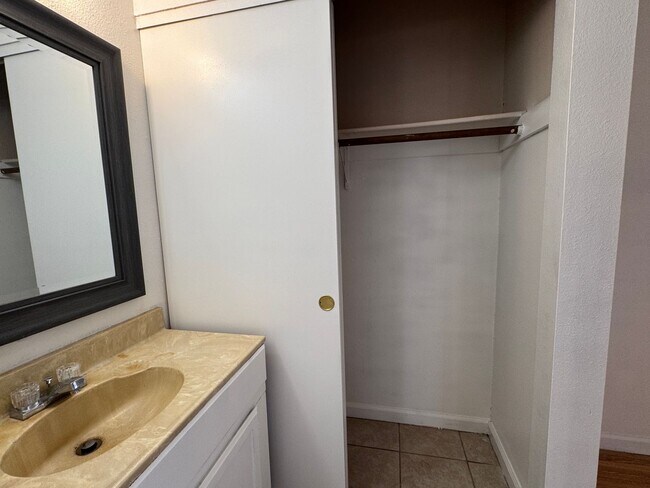 Building Photo - 8213 Diana Marie Dr
