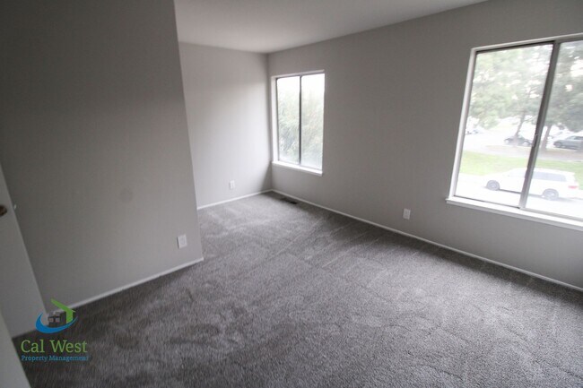 Building Photo - $4595 - **COMING SOON** Large spacious upd...