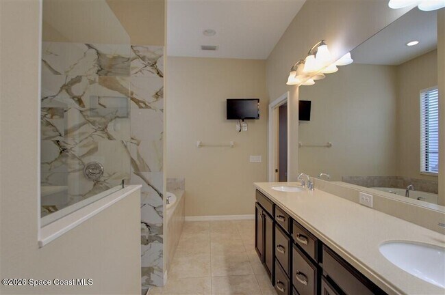 Building Photo - 8810 Napolo Dr