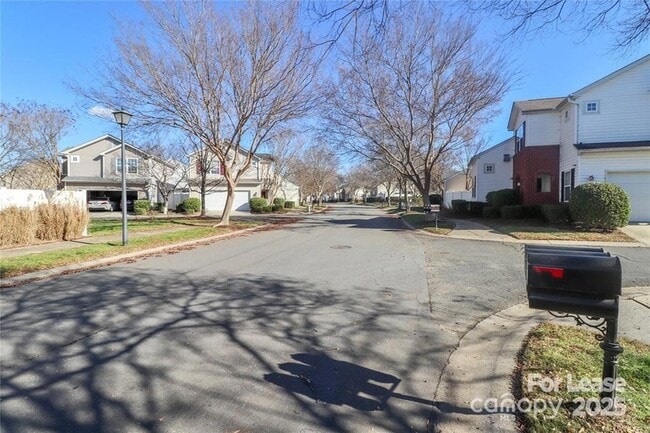 Building Photo - 9408 Meadowmont View Dr