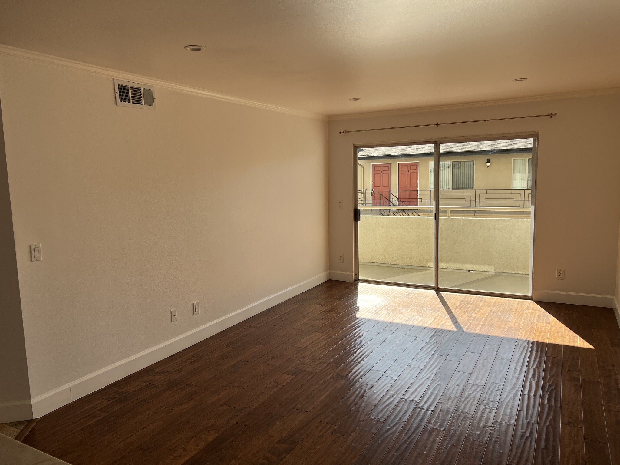 Building Photo - 1517 Armacost Ave