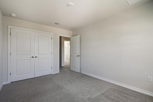 Building Photo - 4806 Plum Peach Bend