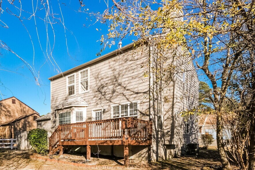 Building Photo - 100 Old Surrey Ct