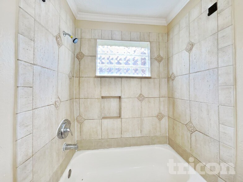 Building Photo - 16231 Cypress Point Dr