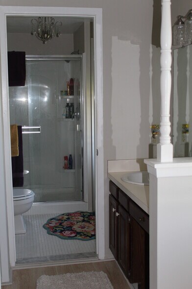 Building Photo - 42169 Gladwin St