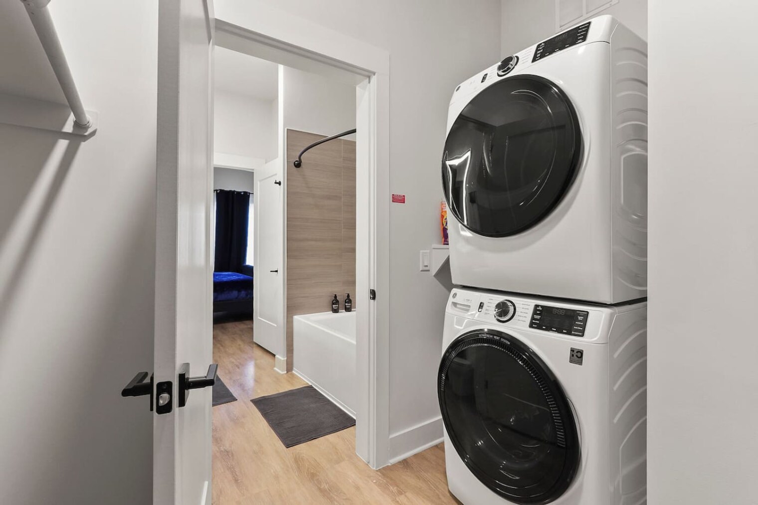 Building Photo - 1116 Gramercy Ln