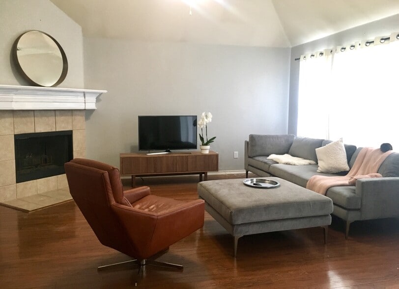 Building Photo - 5524 Glenview Ln