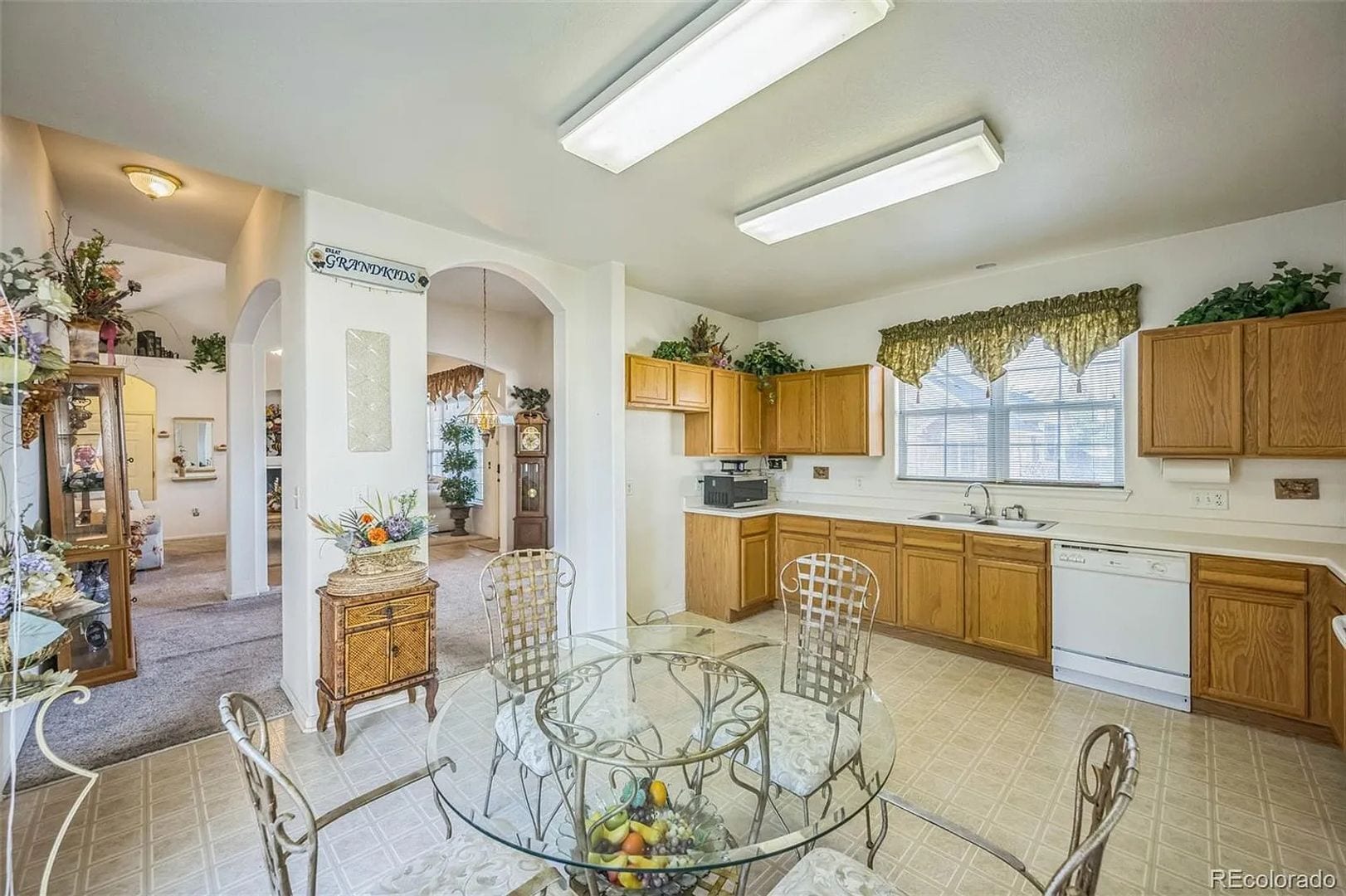 Building Photo - 3209 E 102nd Pl