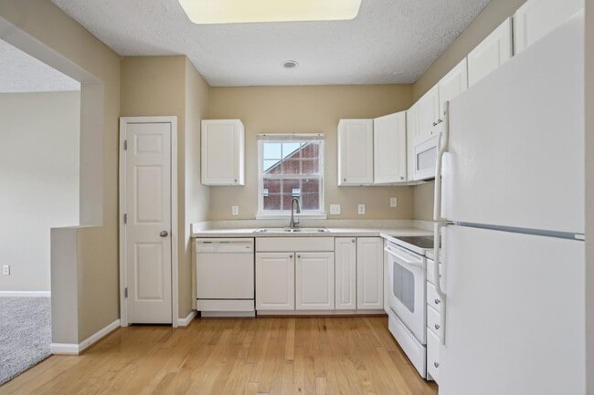 Building Photo - 7841 Heaton Way