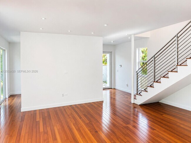 Building Photo - 2954 Whitehead St