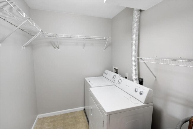Building Photo - 300 Stonewall Creek Dr