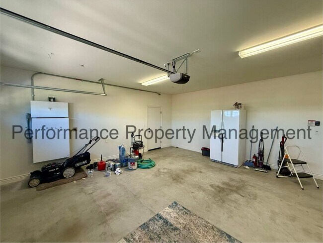 Building Photo - 10400 Garden View Ln
