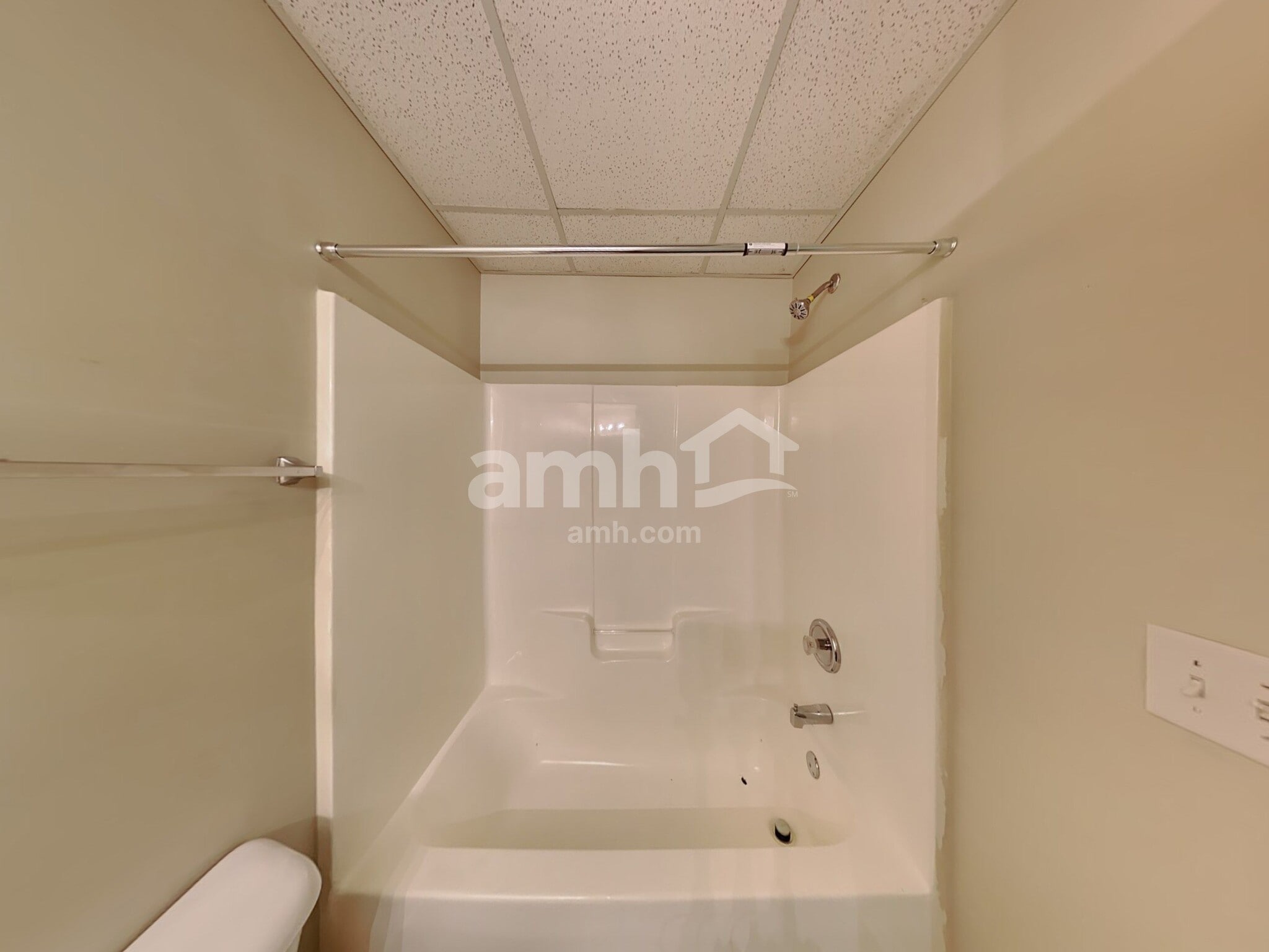 Building Photo - 1509 Locomotive Dr NE