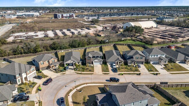 Building Photo - 38746 Yellowstone Dr