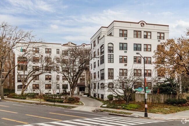 4701 Connecticut Ave NW - Truman House