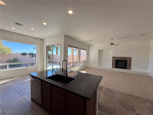 Building Photo - 320 Corsicana St