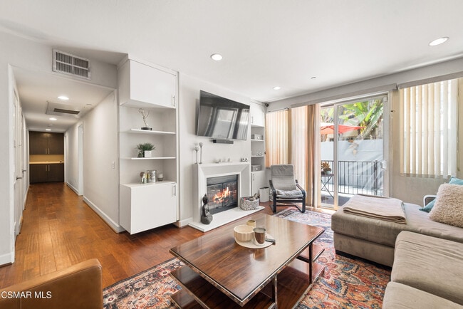 Building Photo - 10878 Bloomfield St