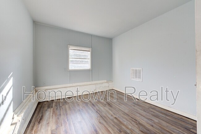 Building Photo - 9809 N McKinley Ave