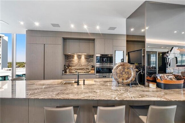 Building Photo - 2200 N Ocean Blvd