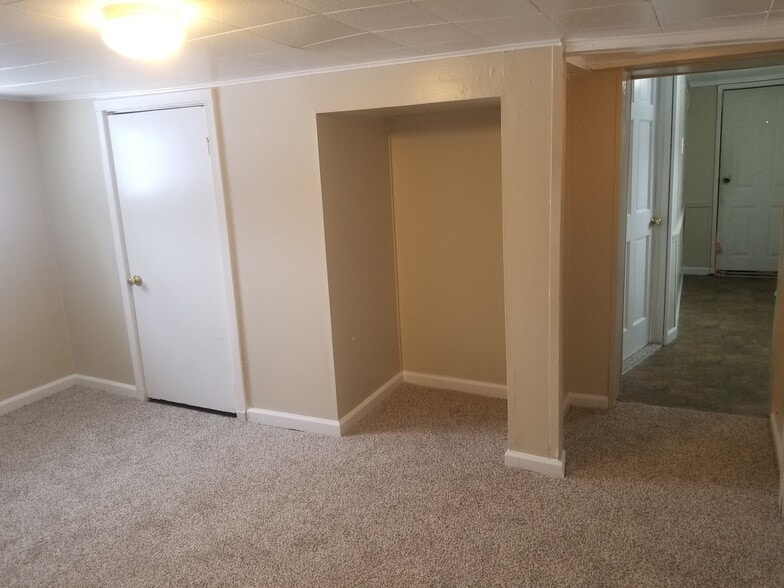 Building Photo - 2401 Leroy Caledonia Rd