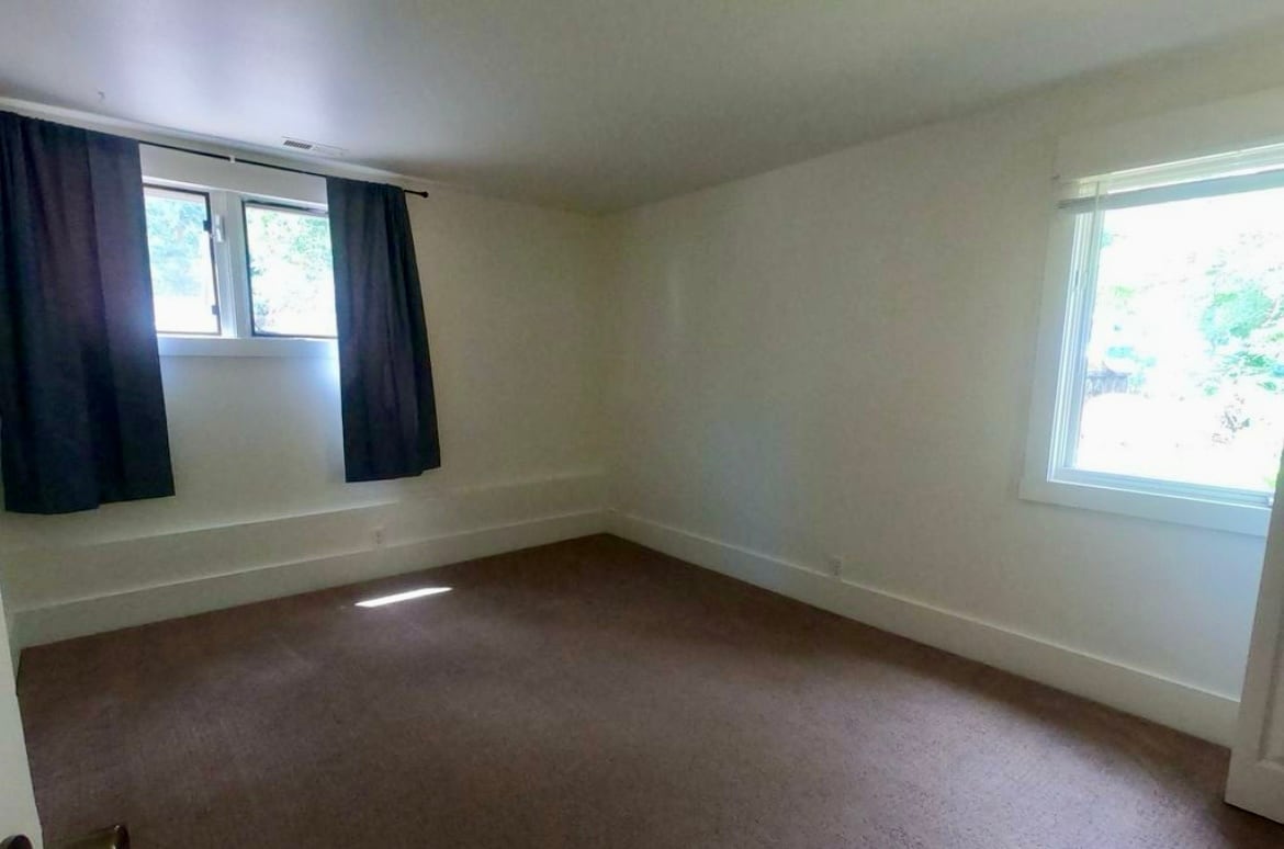 Bedroom #2. - 920 University Ave