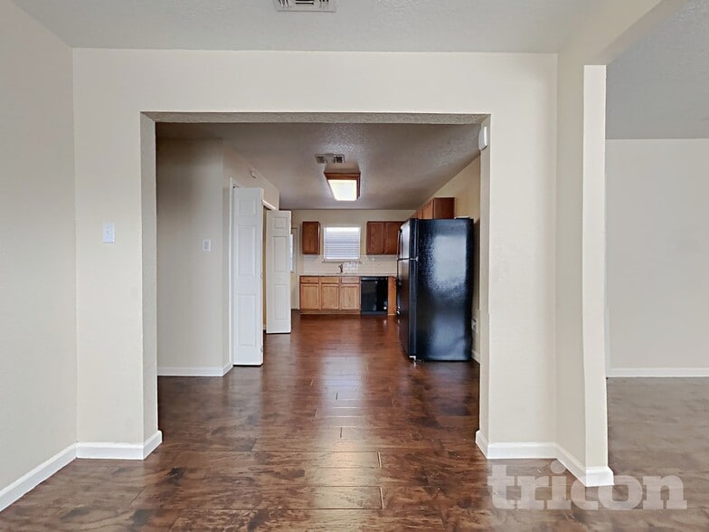 Building Photo - 9607 Kennebec Way