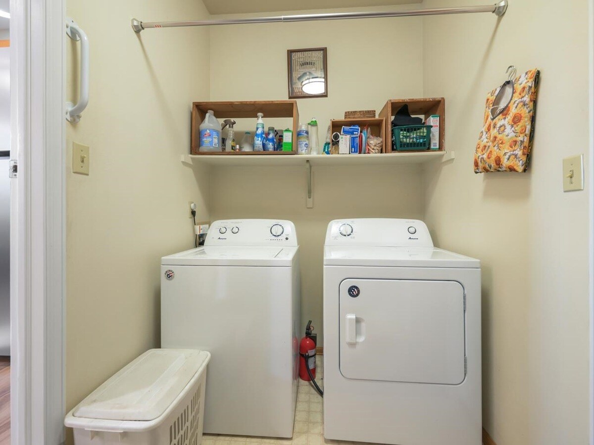 Building Photo - 2981 Bookcliff Ave