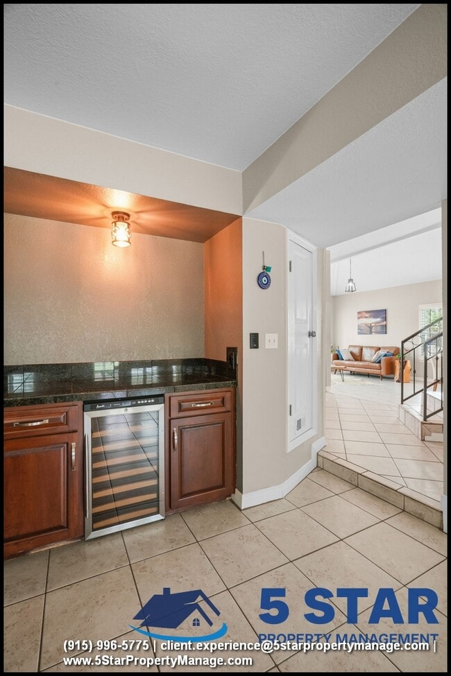 Building Photo - 6052 Bandolero Dr