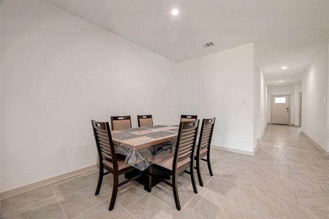 Building Photo - 4963 Pne Hvn Ln