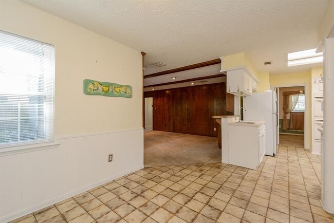 Building Photo - 5731 Old Lodge Dr