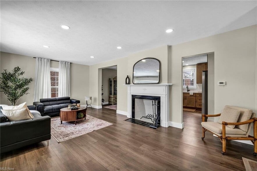 Building Photo - 3630 Raymont Blvd