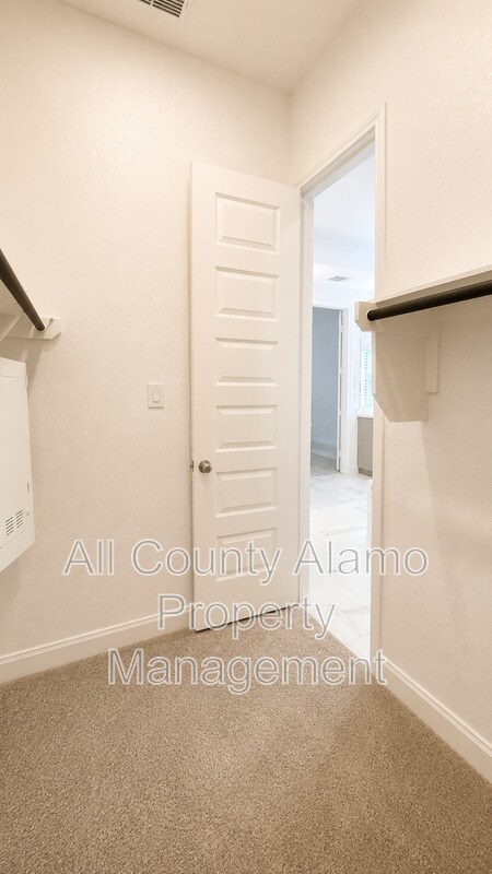Building Photo - 335 Alpine Lks