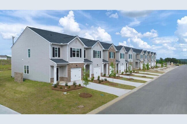 Building Photo - AIKEN TOWNHOME