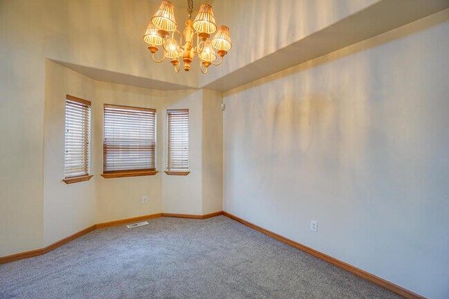 Building Photo - BEAUTIFUL FOUR BEDROOM IN CAMAS
